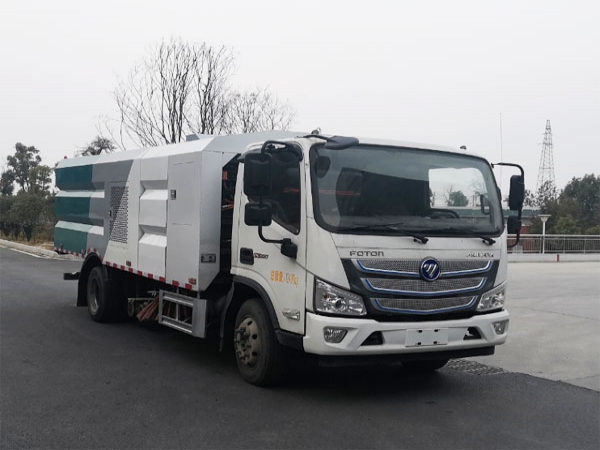 福田純電動洗掃車